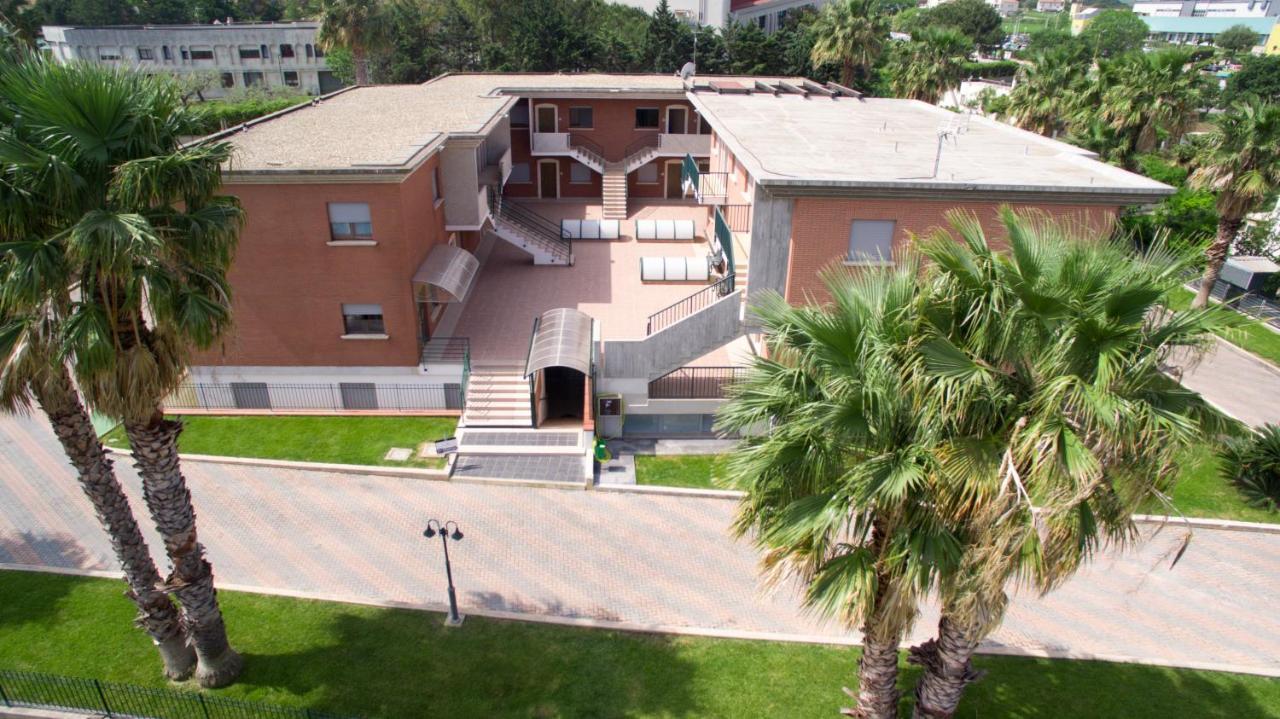 Residence Villaggio Del Sole Термоли Екстериор снимка