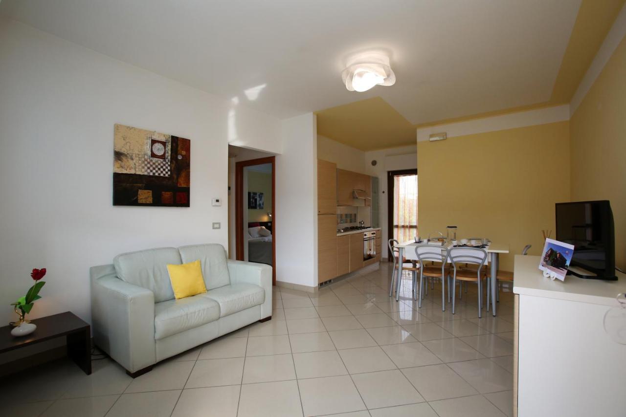 Residence Villaggio Del Sole Термоли Екстериор снимка